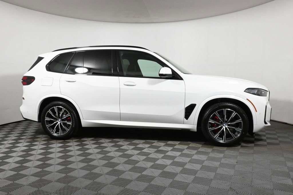 Used 2026 BMW X5 xDrive40i w/ M Sport Package image 8