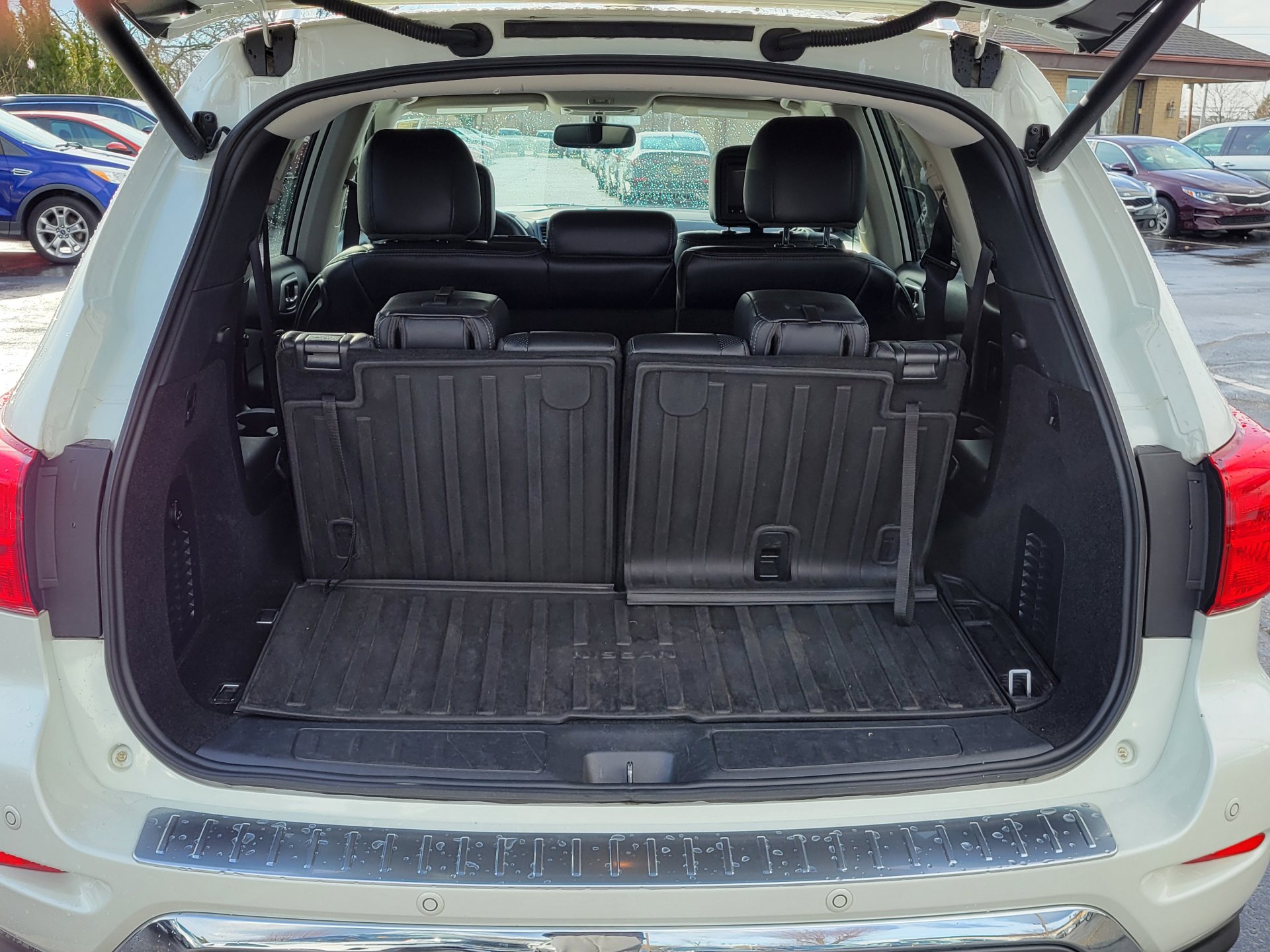 Used 2019 Nissan Pathfinder Platinum image 8