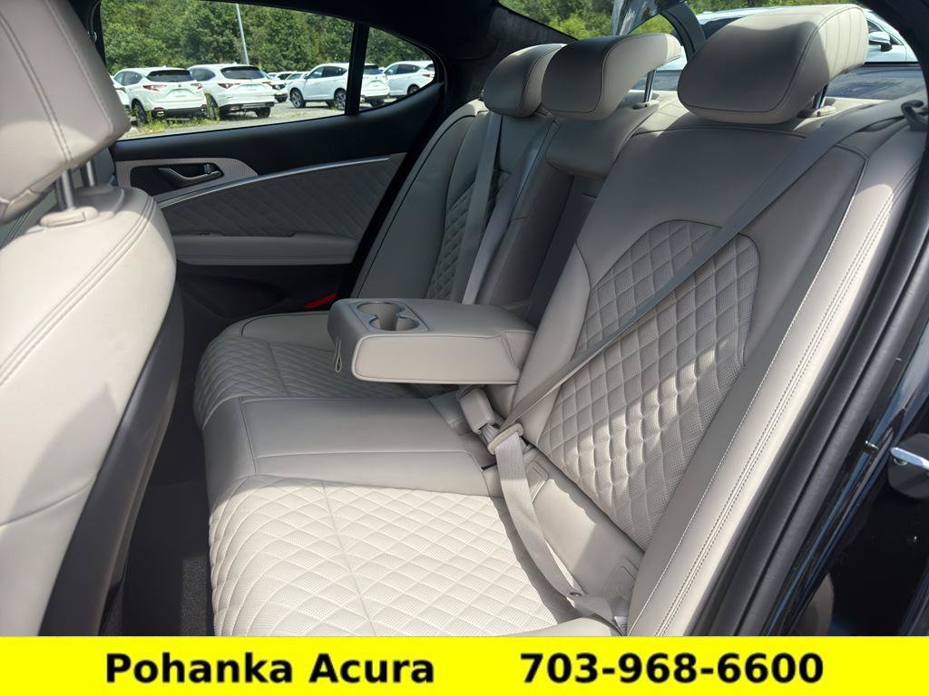 Used 2023 Genesis G70 3.3T w/ Sport Prestige Package AWD/4WD image 27
