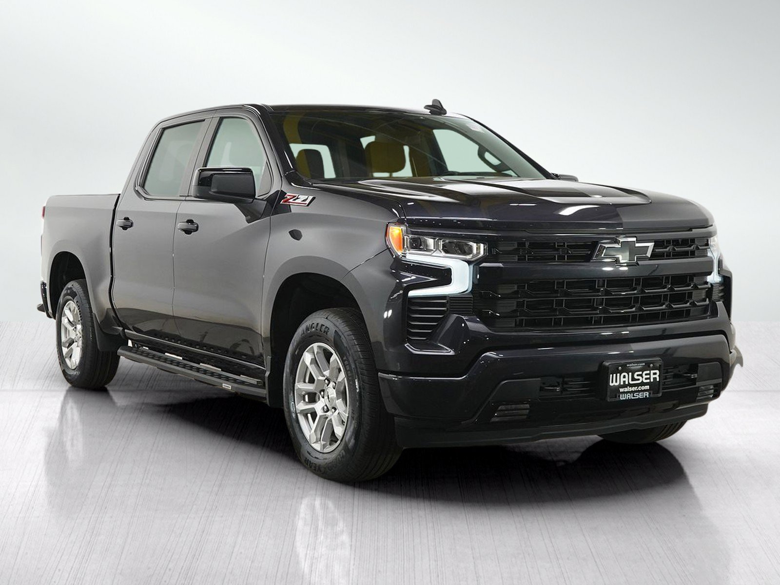 Used 2024 Chevrolet Silverado 1500 RST w/ Z71 Off-Road Package AWD/4WD image 7