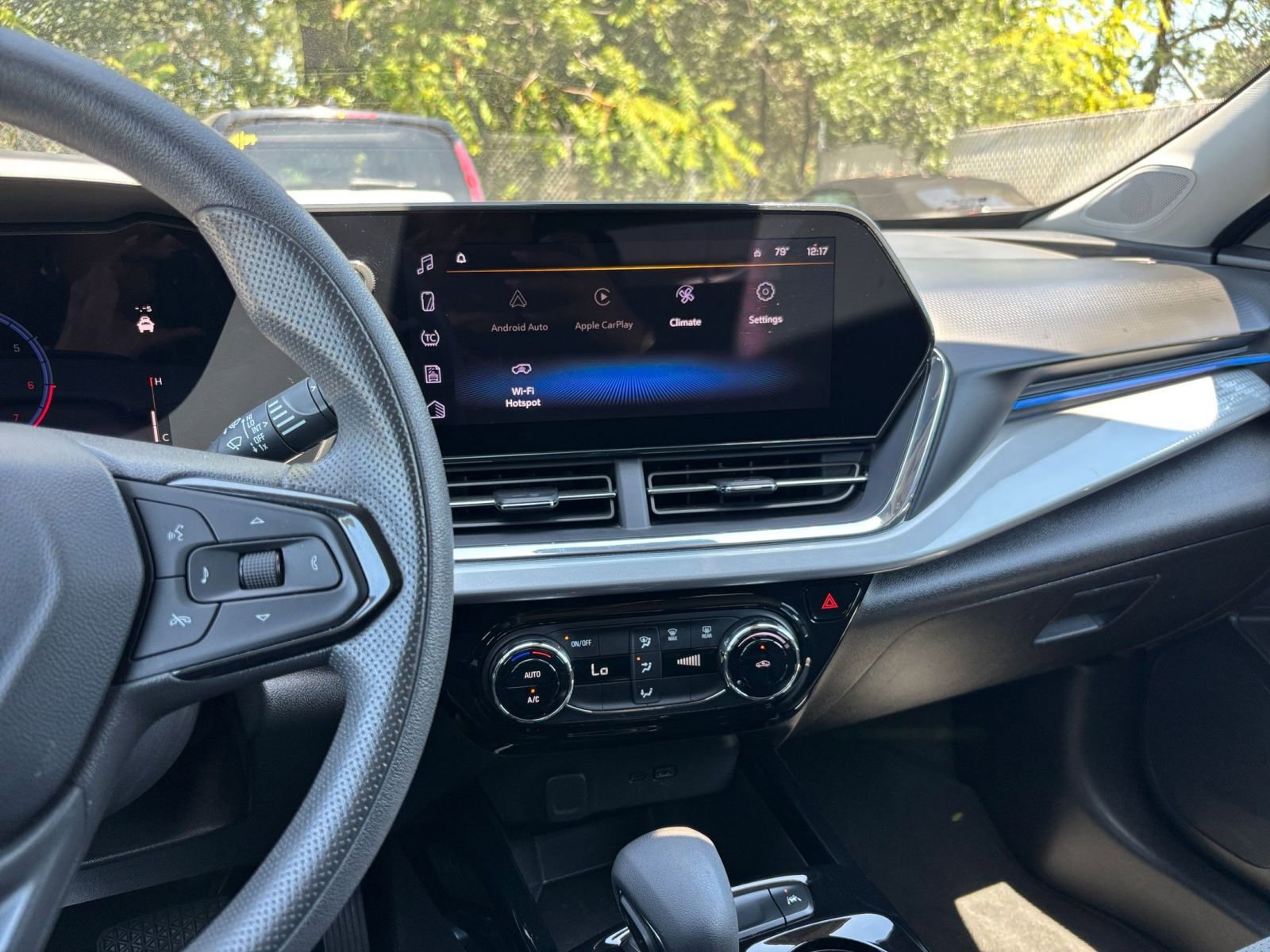 Used 2025 Chevrolet Trax LT FWD image 17
