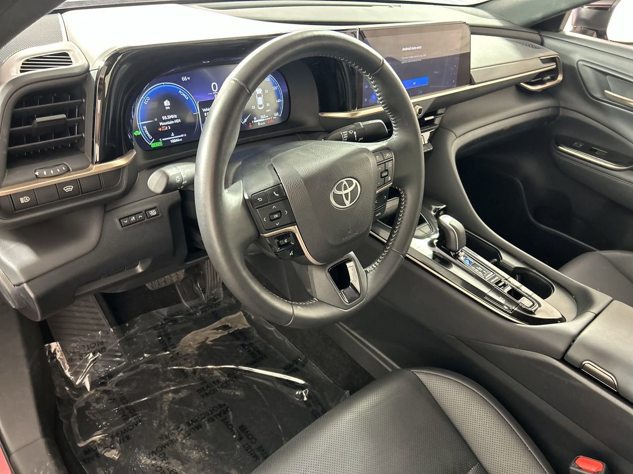 Used 2026 Toyota Crown XLE AWD/4WD image 12