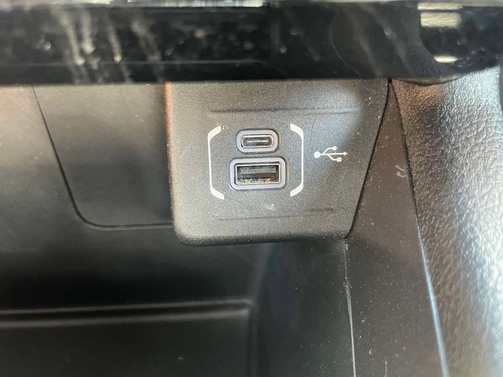 Used 2023 Jeep Compass Latitude w/ Convenience Group AWD/4WD image 28
