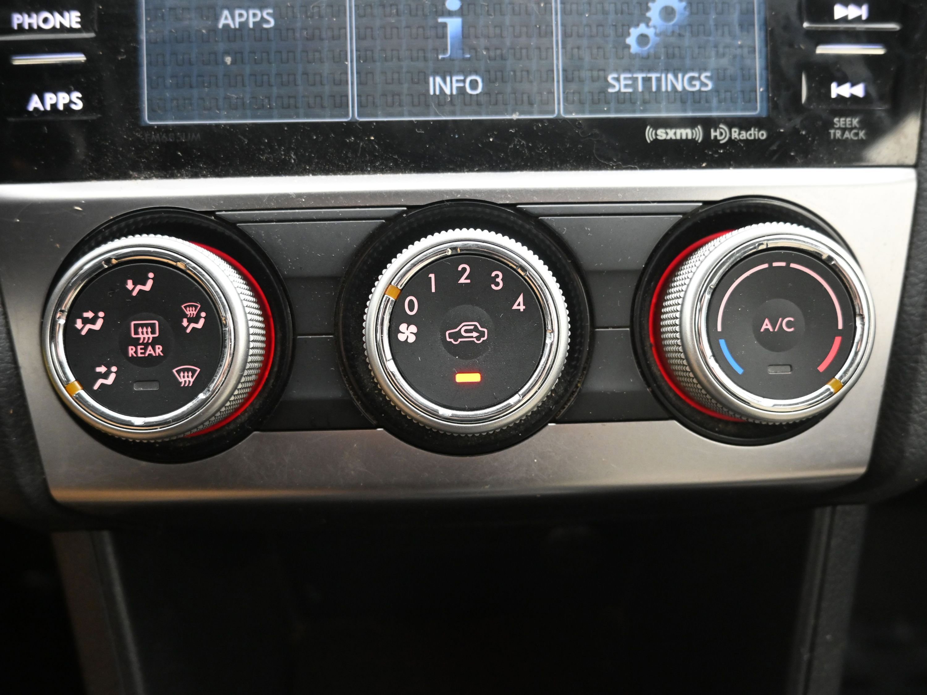 Used 2016 Subaru Crosstrek 2.0i Premium image 16