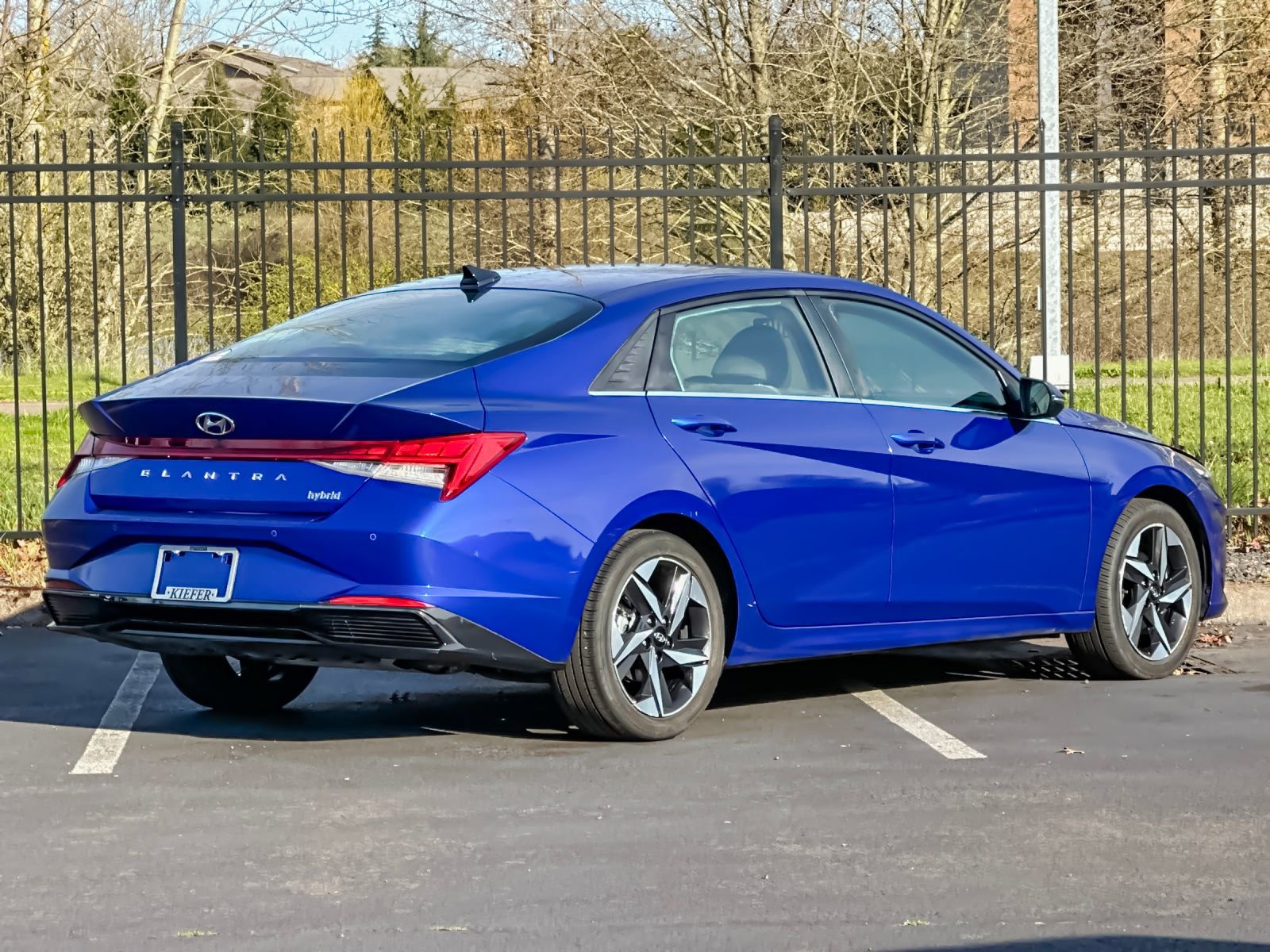 Used 2023 Hyundai Elantra Limited image 4