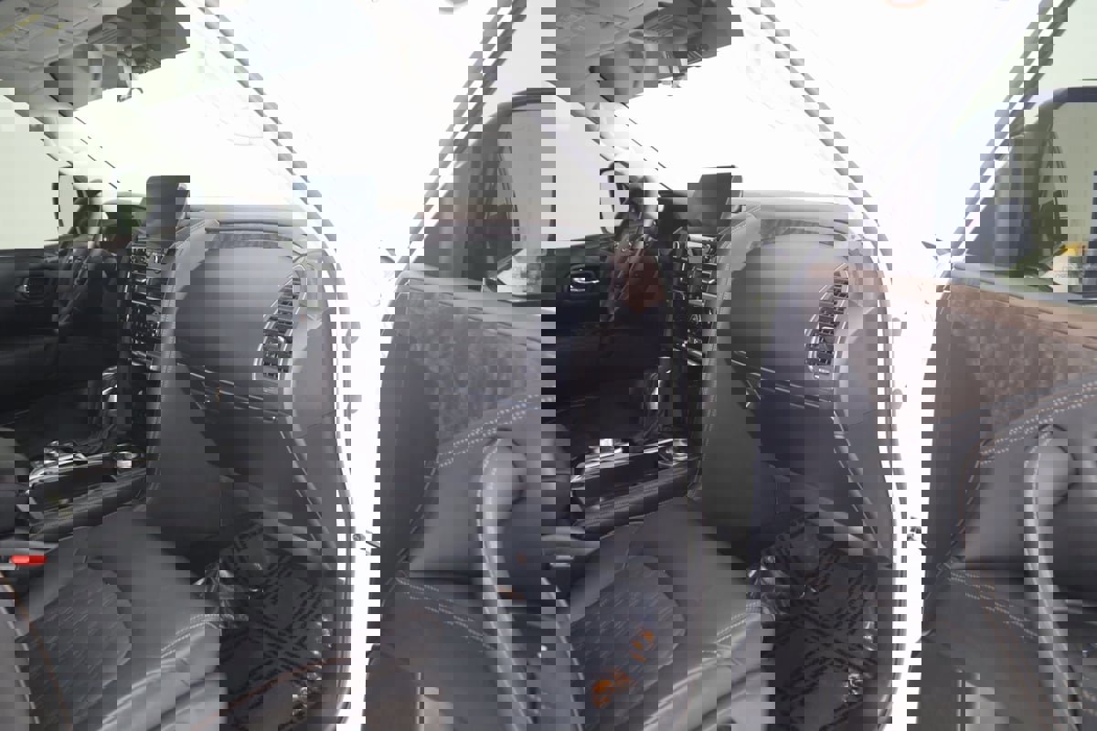 Used 2024 Nissan Armada Platinum w/ Captain's Chairs Package image 48