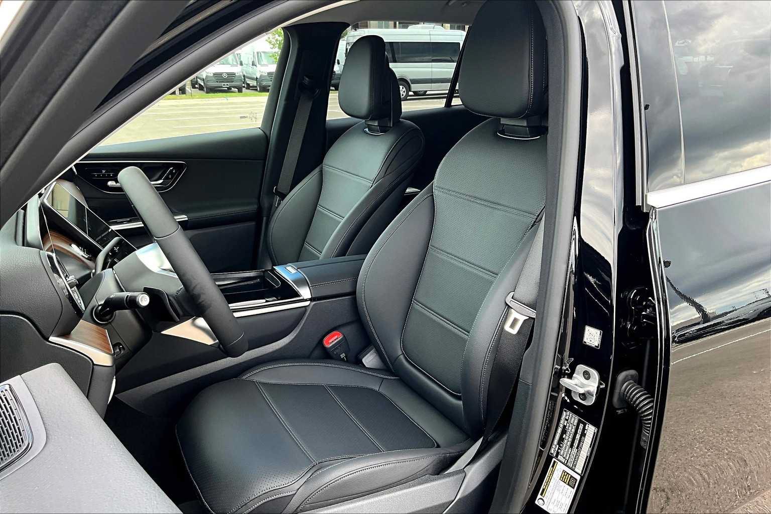 Certified 2025 Mercedes-Benz GLC 350e 4MATIC image 9