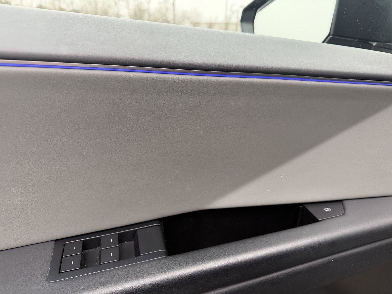 Used 2024 Tesla Cybertruck AWD Crew Cab image 22