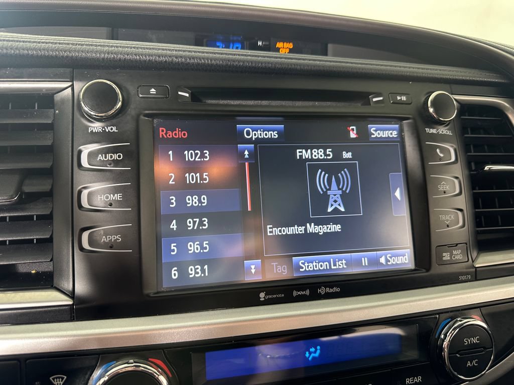 Used 2018 Toyota Highlander XLE AWD/4WD image 31