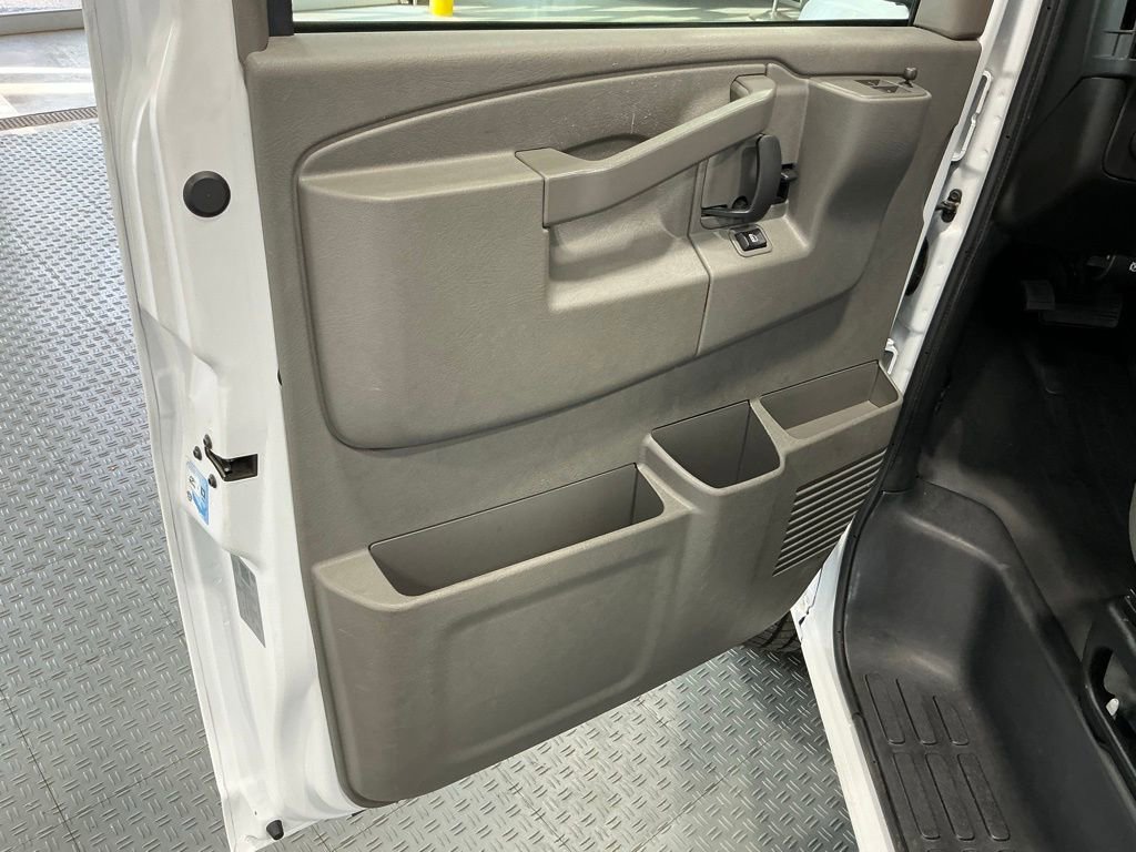 Used 2023 GMC Savana 2500 Extended w/ Driver Convenience Package image 27