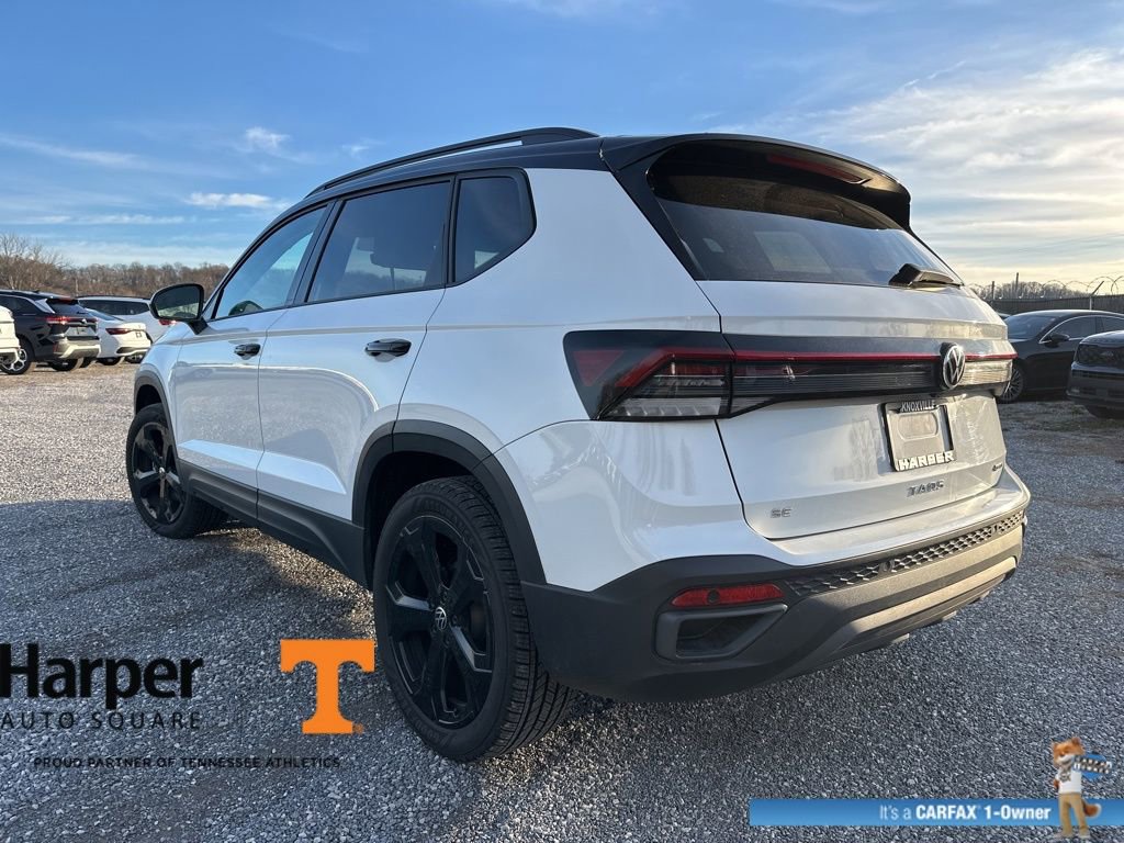 Used 2025 Volkswagen Taos SE image 3