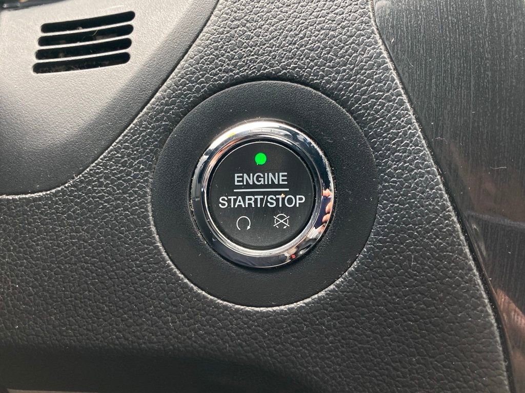 Used 2018 Ford Explorer XLT w/ Equipment Group 202A FWD image 16