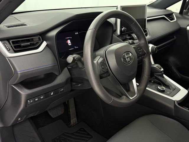 Used 2024 Toyota RAV4 SE w/ Convenience Package image 8