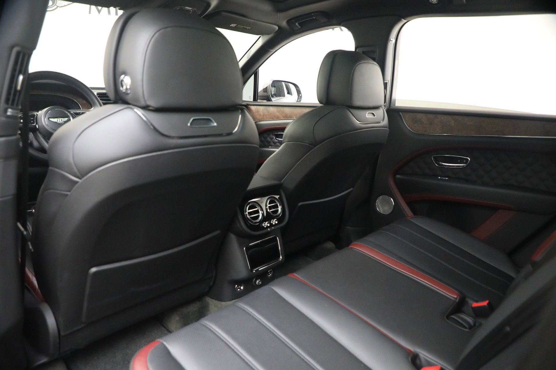 Used 2022 Bentley Bentayga image 21