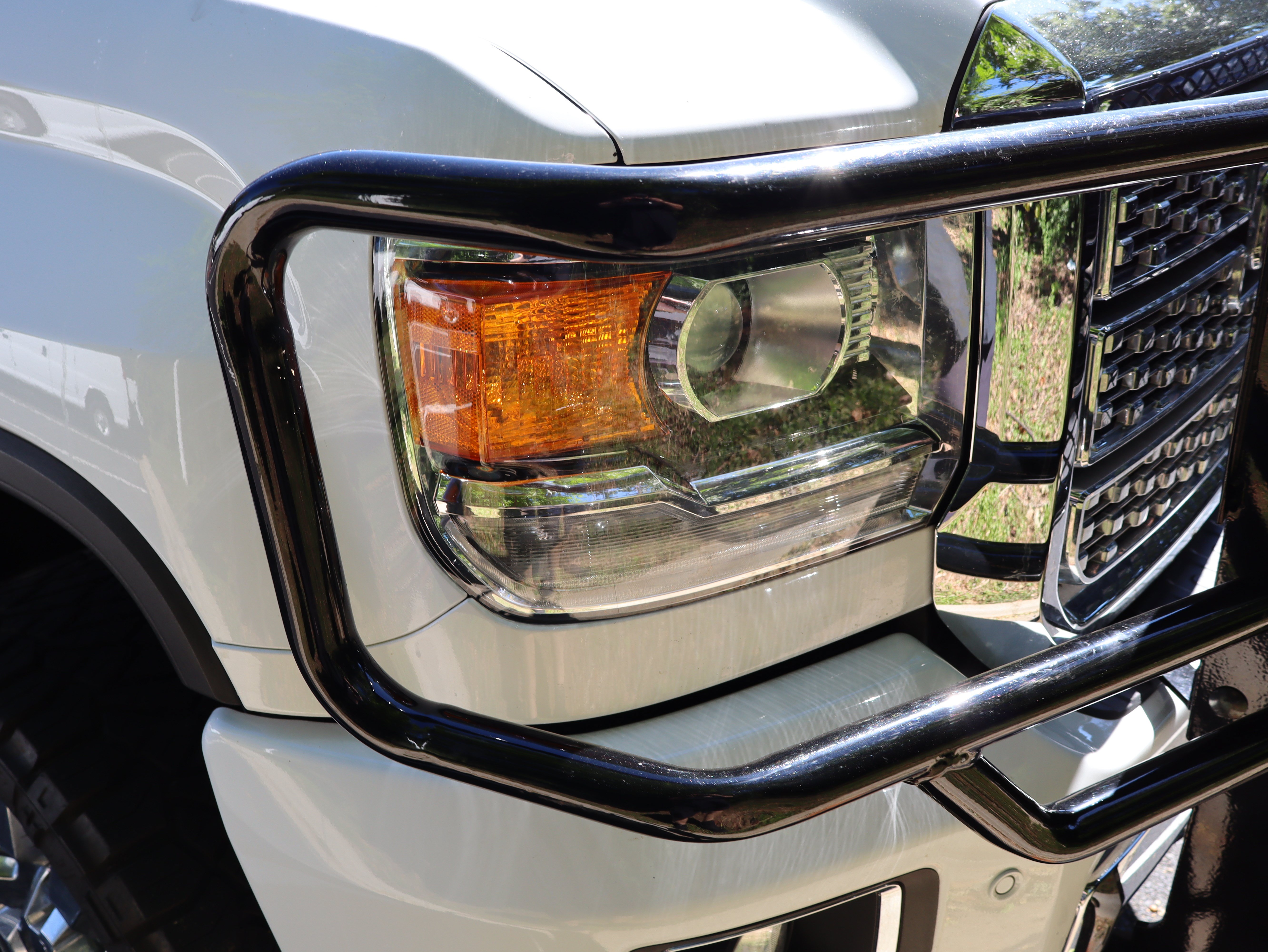 Used 2019 GMC Sierra 2500 Denali w/ Duramax Plus Package AWD/4WD image 14