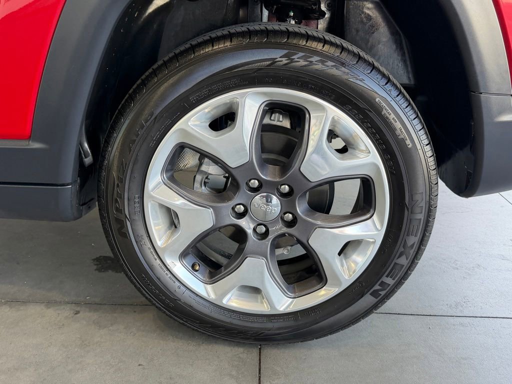 Used 2020 Jeep Compass Limited w/ Rear Convenience Group AWD/4WD image 16