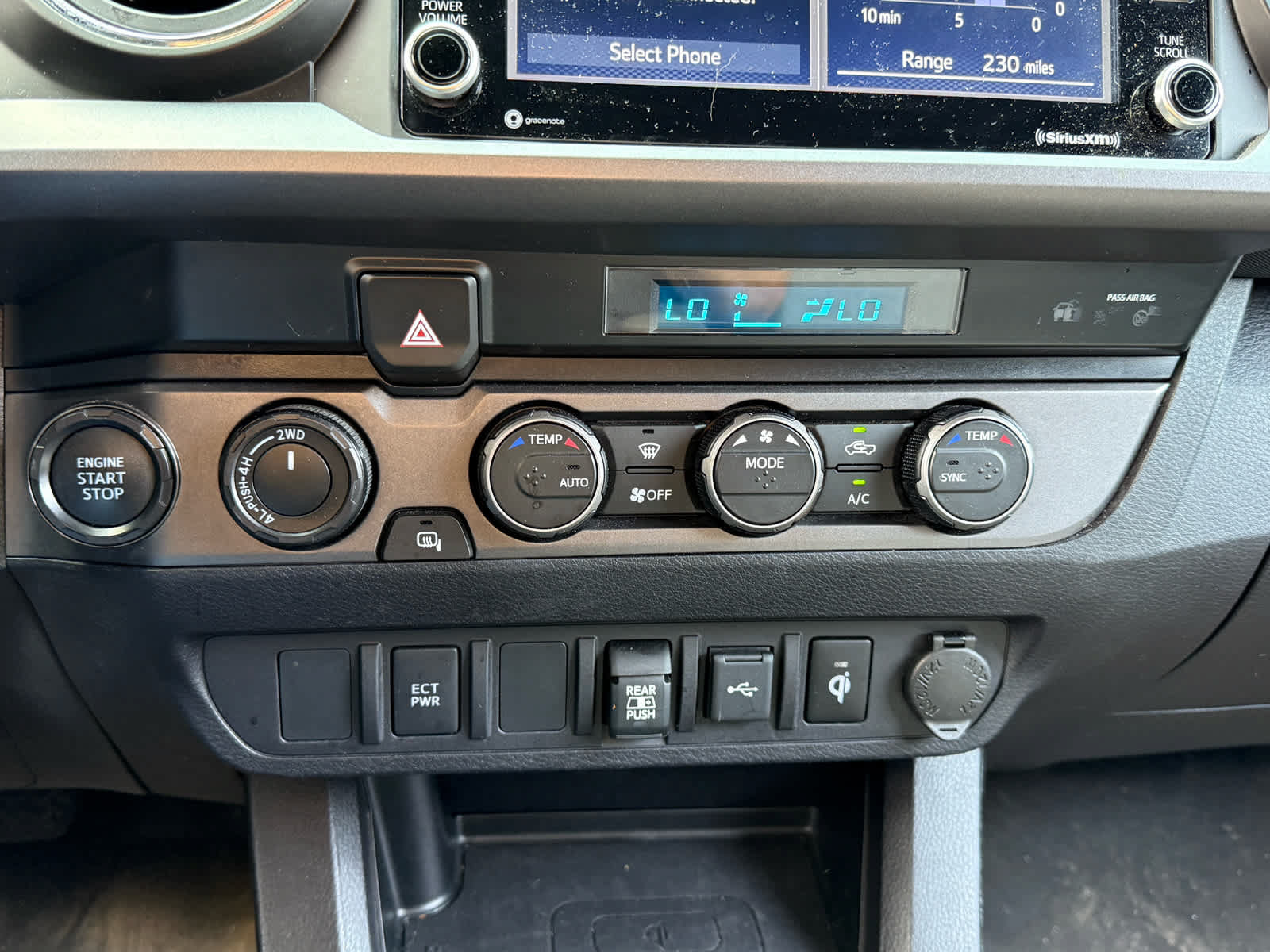 Used 2021 Toyota Tacoma TRD Sport AWD/4WD image 19