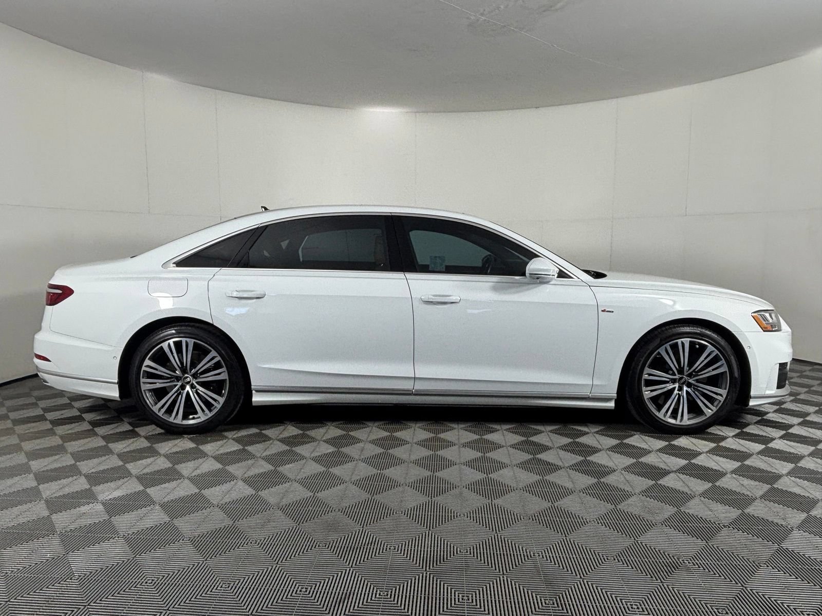Used 2021 Audi A8 L 4.0T AWD/4WD image 8