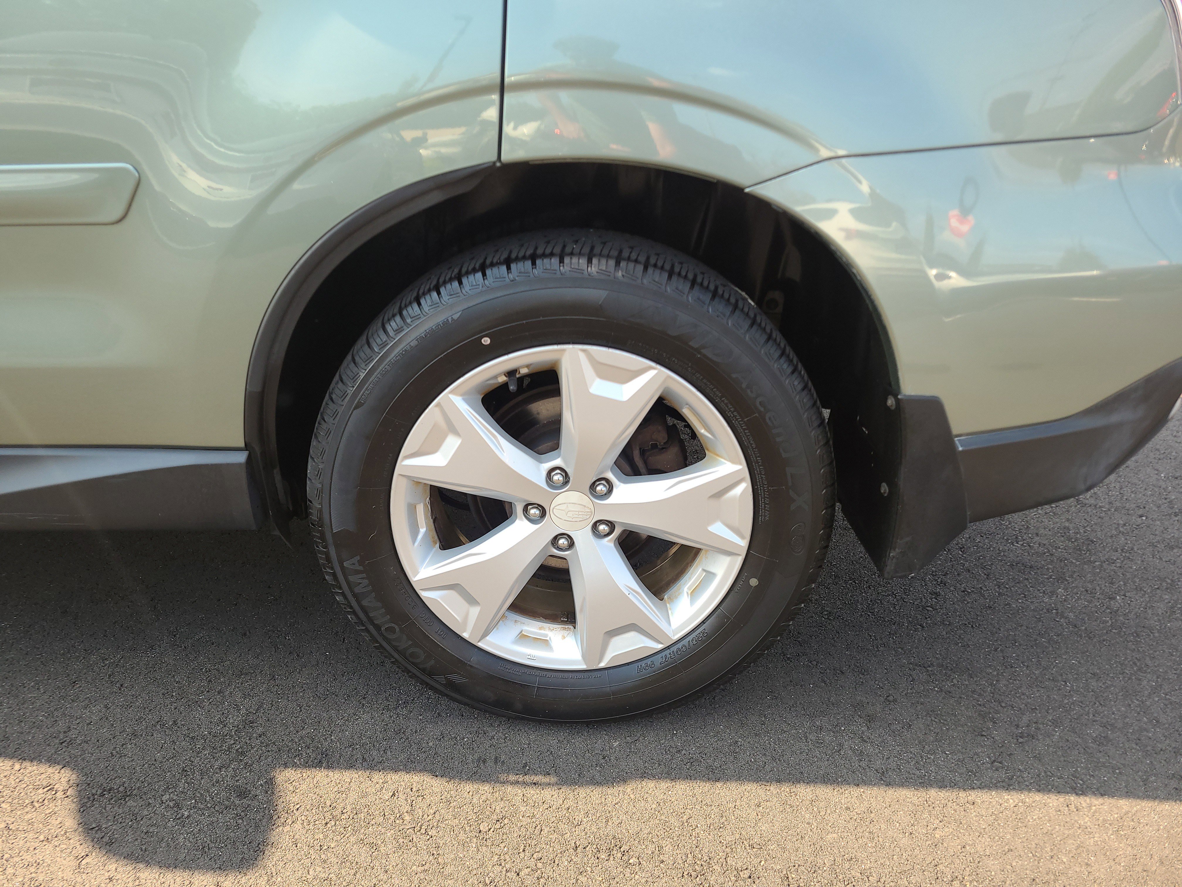 Used 2015 Subaru Forester 2.5i Limited AWD/4WD image 10