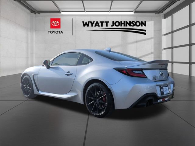 Used 2025 Toyota GR86 Premium w/ Performance Package image 3