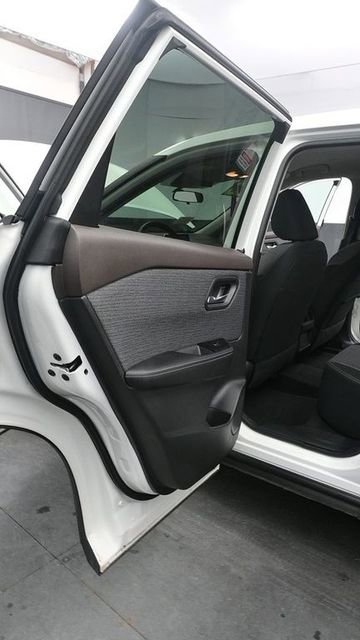 Used 2023 Nissan Rogue SV AWD/4WD image 10
