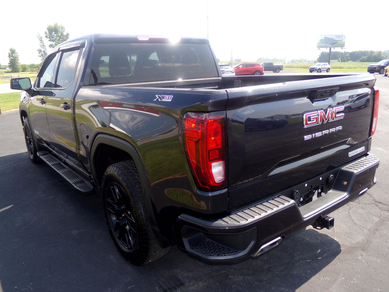 Used 2023 GMC Sierra 1500 Elevation image 3