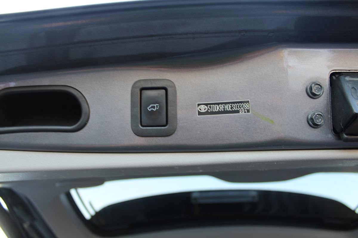 Used 2014 Toyota Highlander Limited AWD/4WD image 38