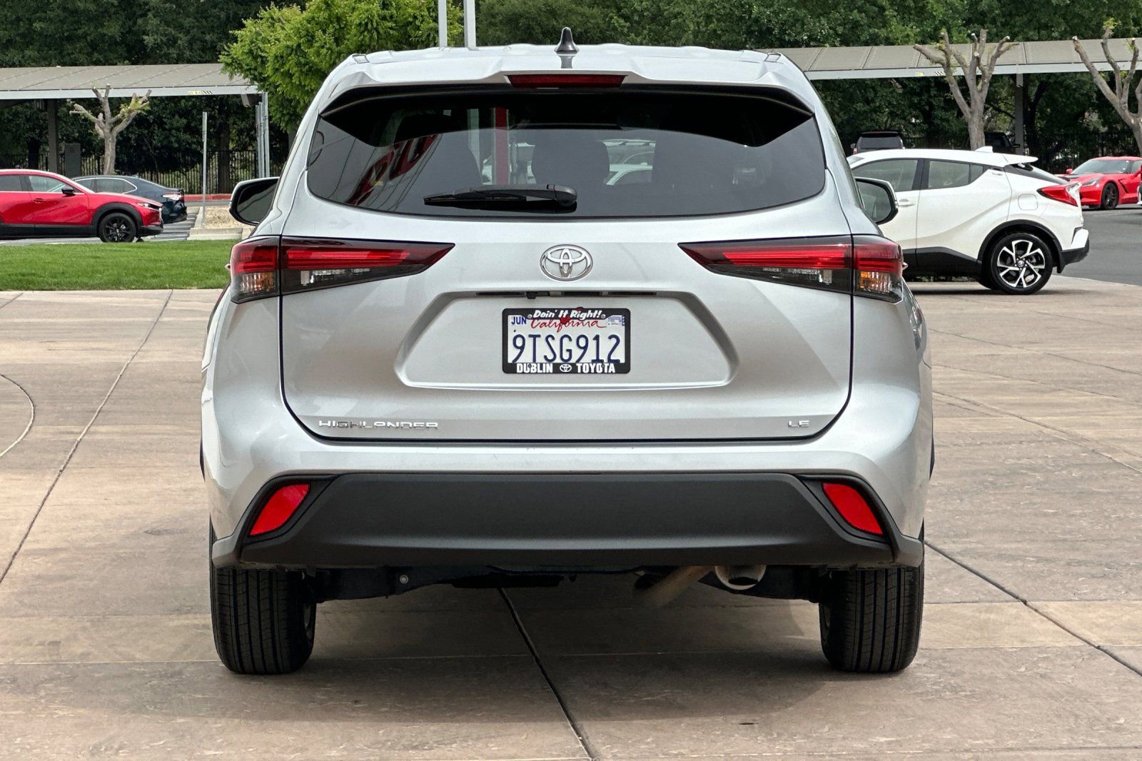 Used 2025 Toyota Highlander LE image 5