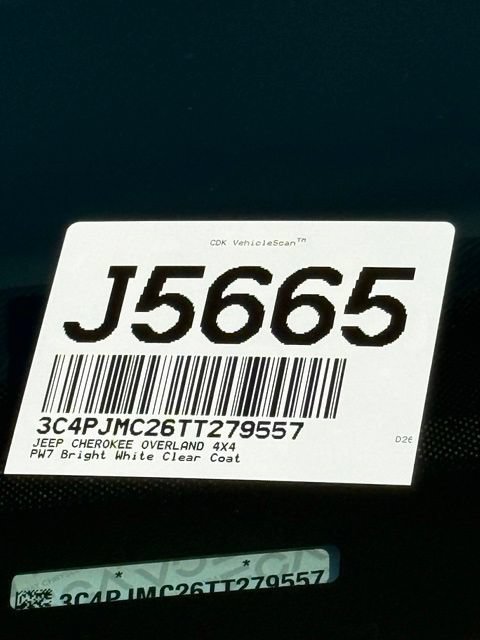 New 2026 Jeep Cherokee Overland w/ Advanced Pro Tech Group AWD/4WD image 31