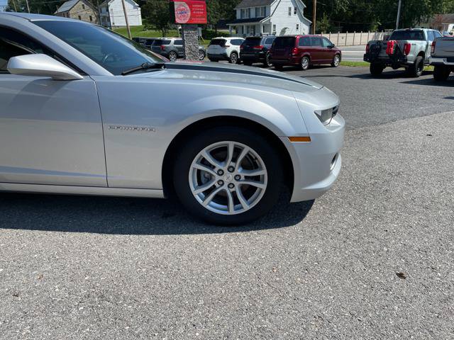 Used 2015 Chevrolet Camaro LT RWD image 11