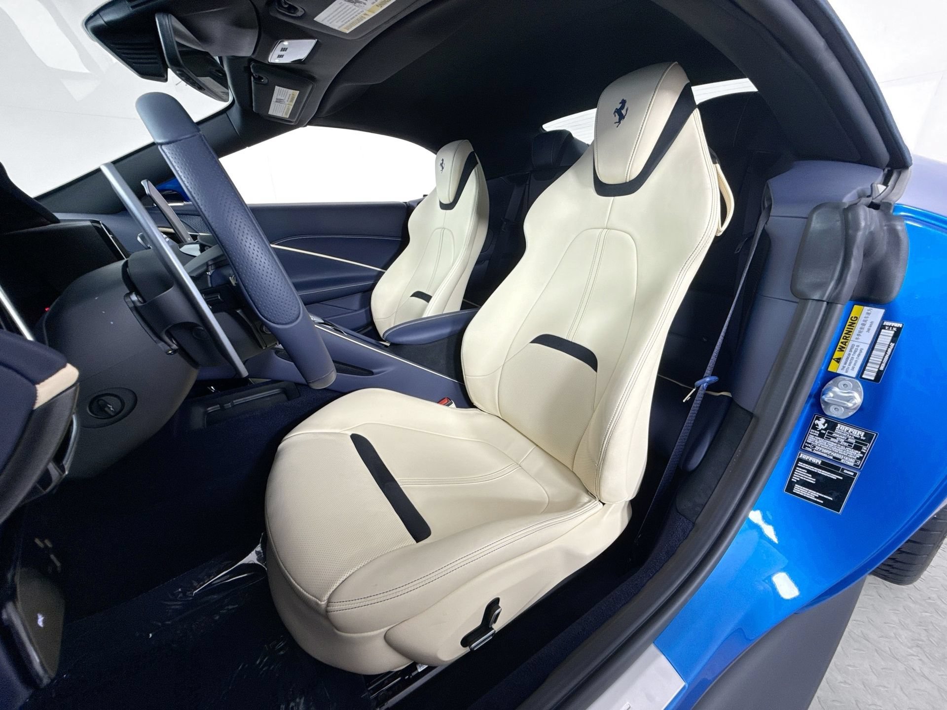 Certified 2025 Ferrari Roma Spider RWD image 9