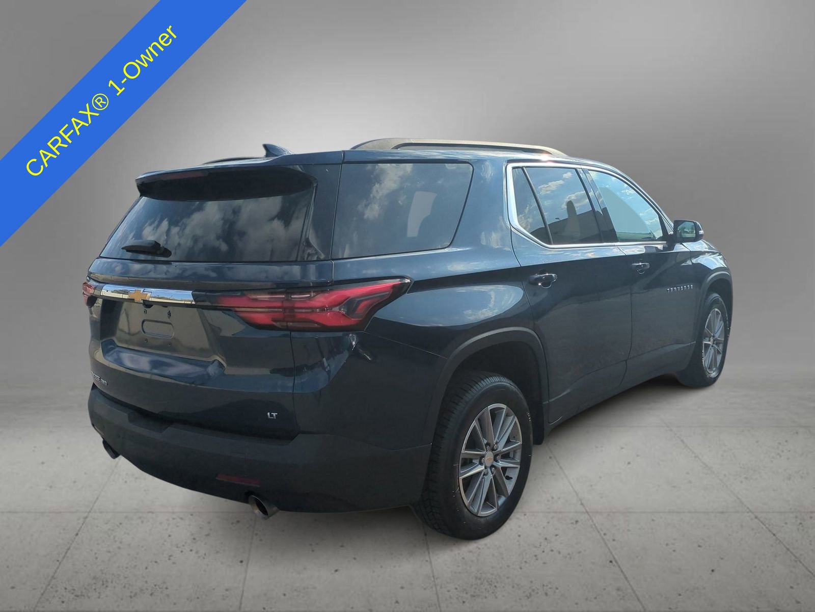 Used 2023 Chevrolet Traverse LT image 9