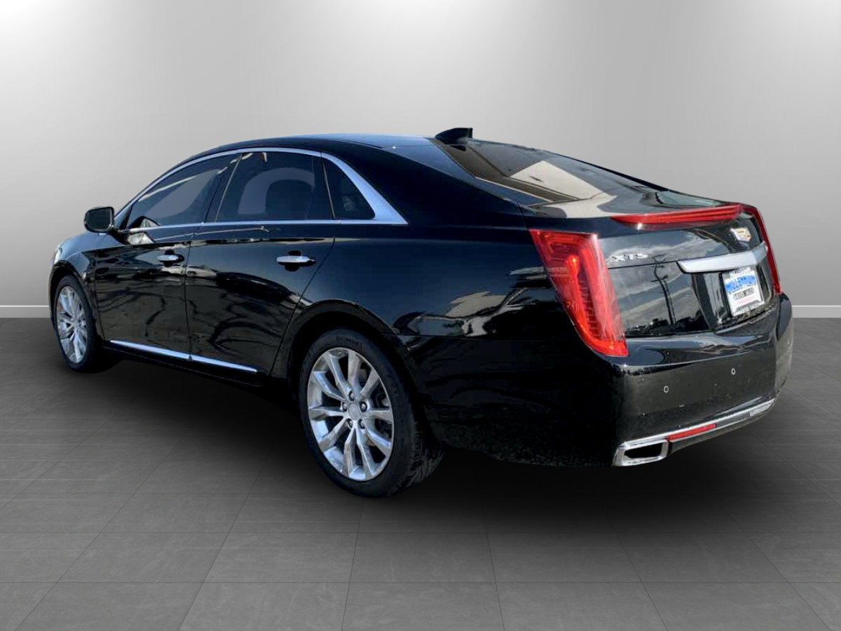 Used 2017 Cadillac XTS Luxury FWD image 5
