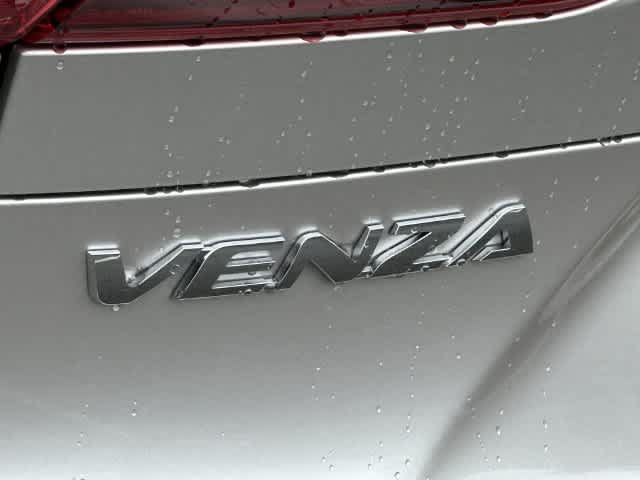 Used 2023 Toyota Venza XLE AWD/4WD image 18