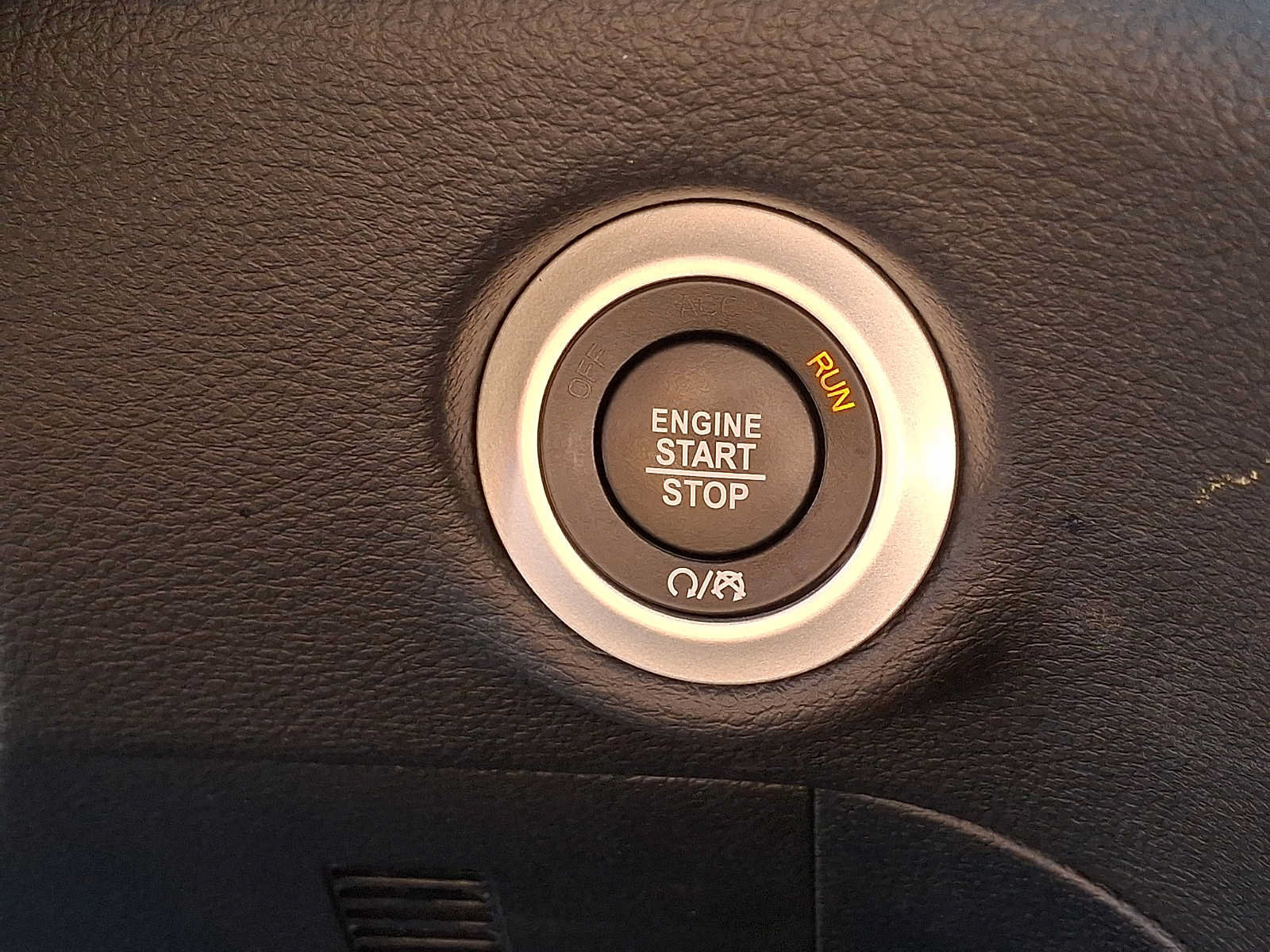 Used 2025 Chrysler Pacifica Limited FWD image 25