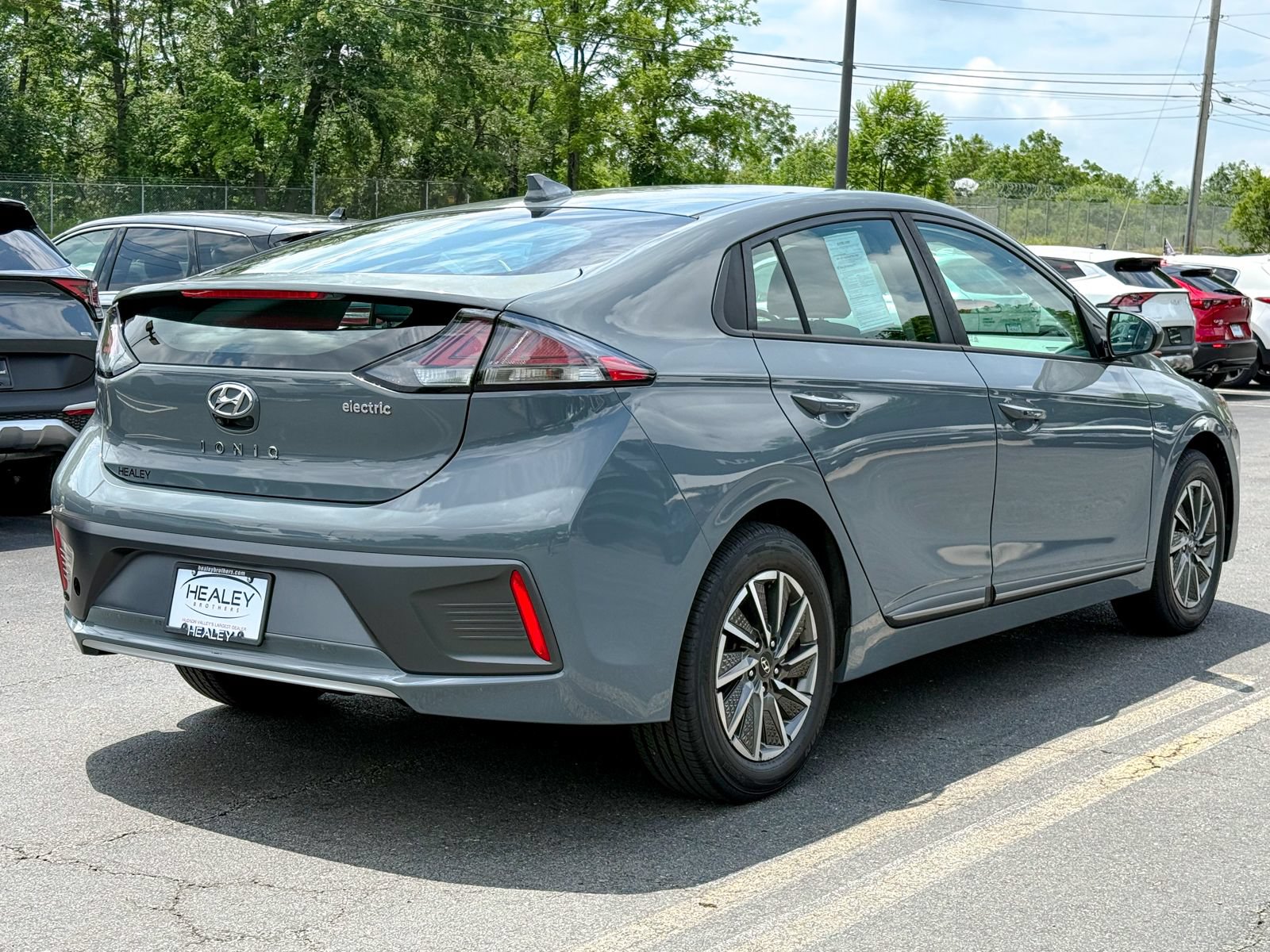 Used 2020 Hyundai Ioniq SE FWD image 8
