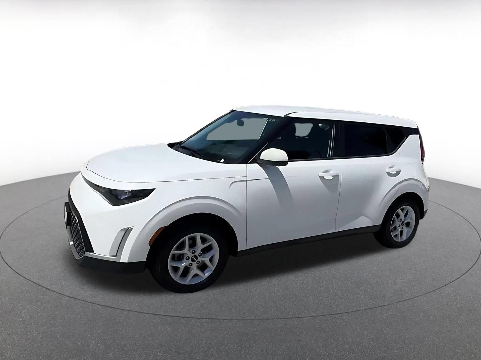 Used 2025 Kia Soul LX w/ LX Technology Package FWD image 7