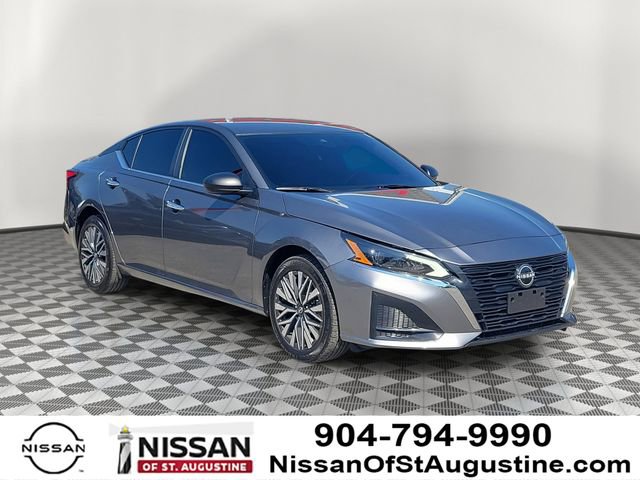 Used 2024 Nissan Altima 2.5 SV image 1