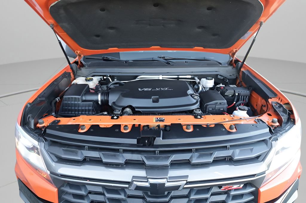 Used 2022 Chevrolet Colorado Z71 AWD/4WD image 9