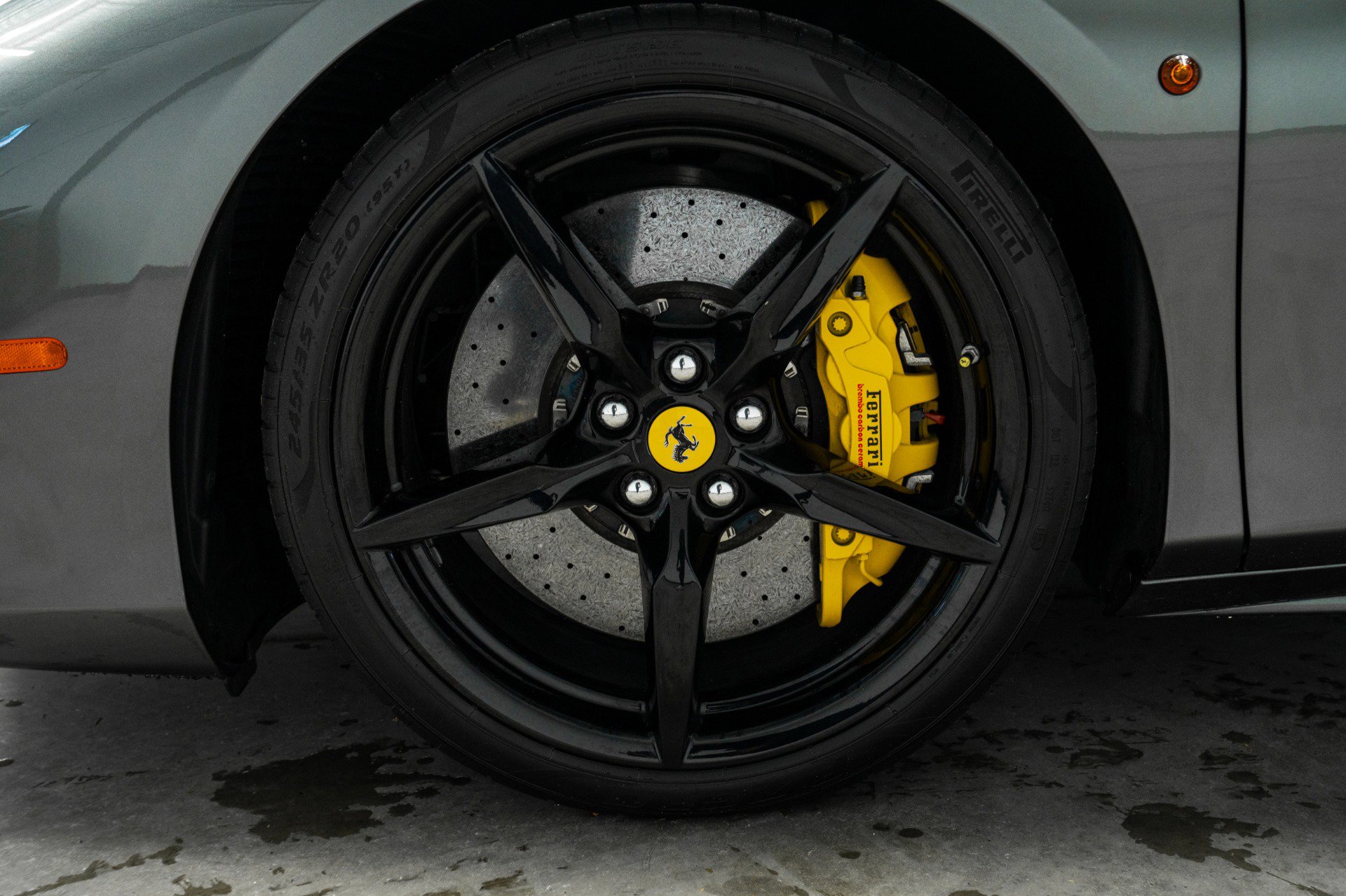 Used 2017 Ferrari 488 GTB RWD image 9