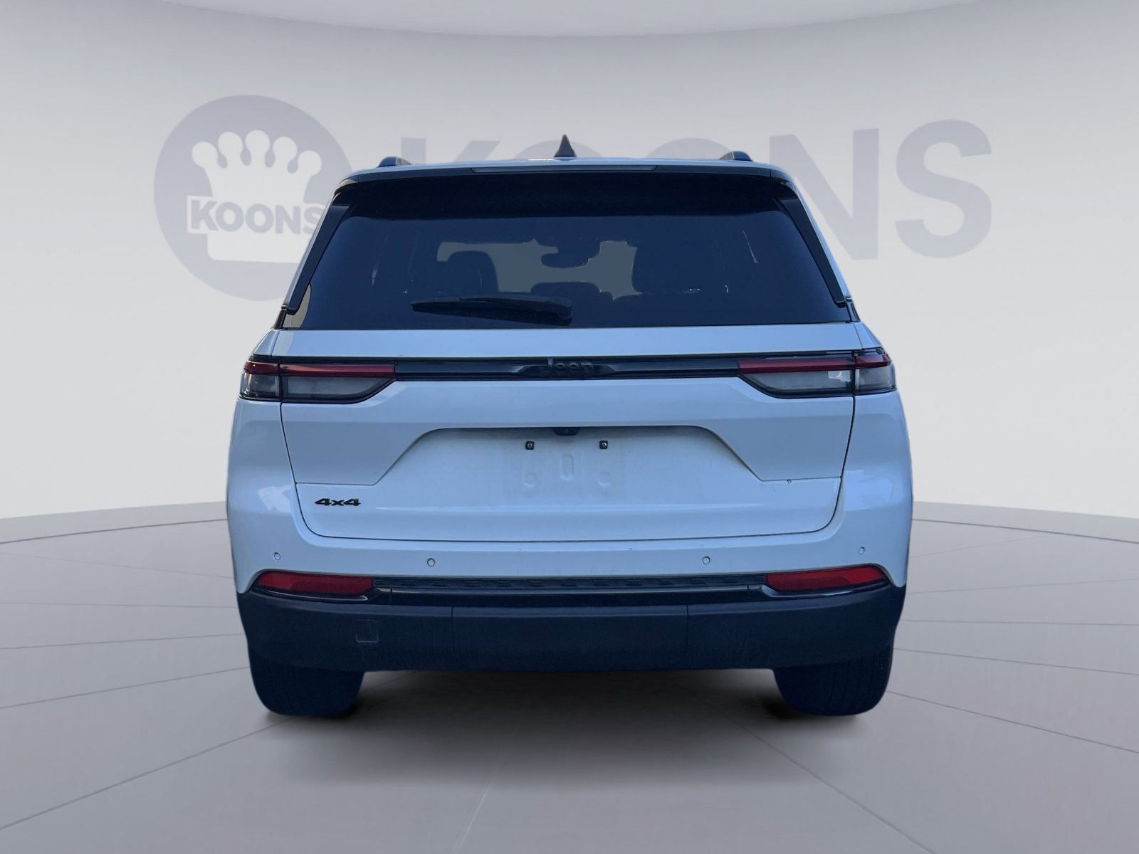 Used 2024 Jeep Grand Cherokee Altitude image 4