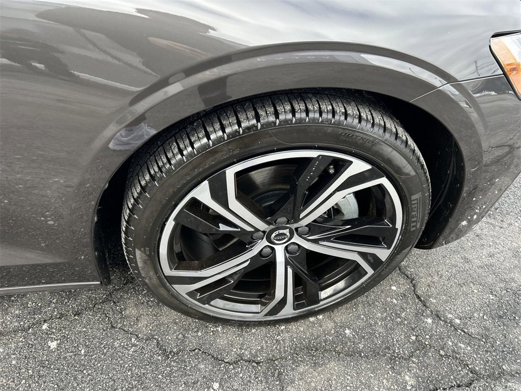 Certified 2025 Volvo S60 B5 Plus image 13