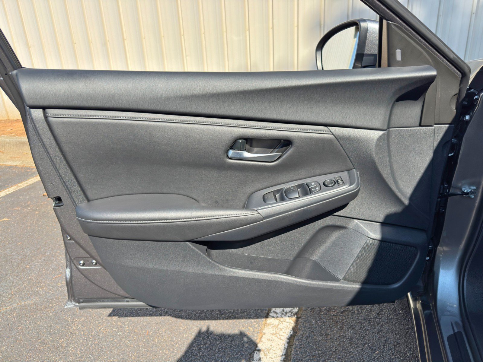 Used 2025 Nissan Sentra SV FWD image 35