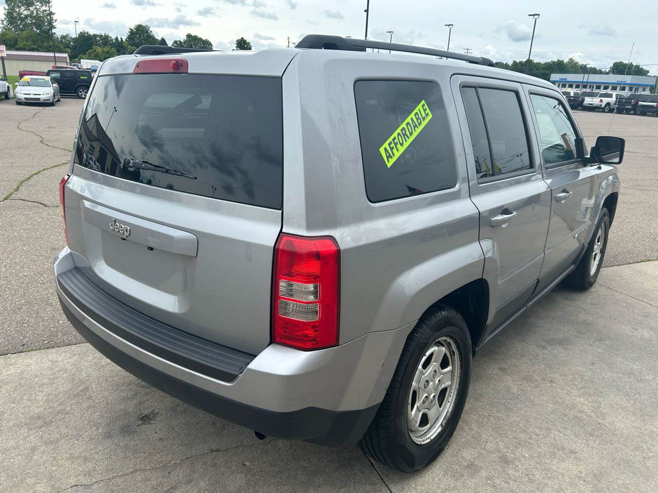 Used 2015 Jeep Patriot Sport w/ Power Value Group FWD image 5