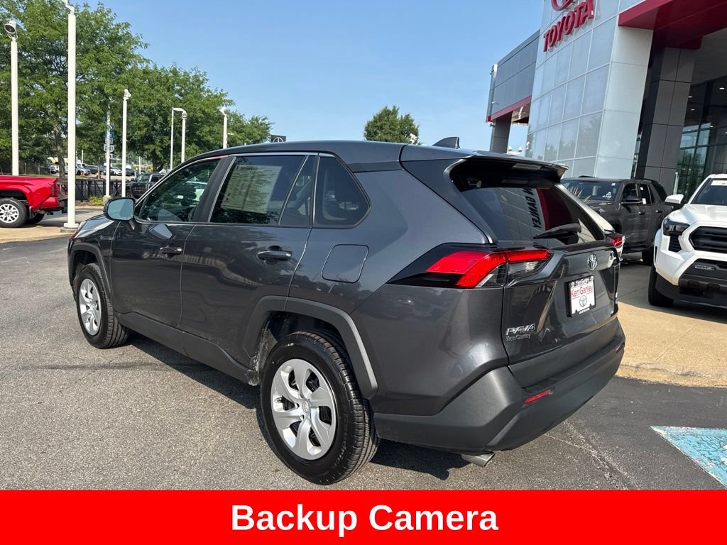 Used 2023 Toyota RAV4 LE AWD/4WD image 5