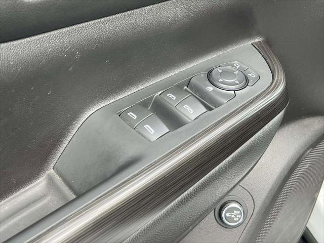 Used 2022 GMC Acadia SLT AWD/4WD image 16