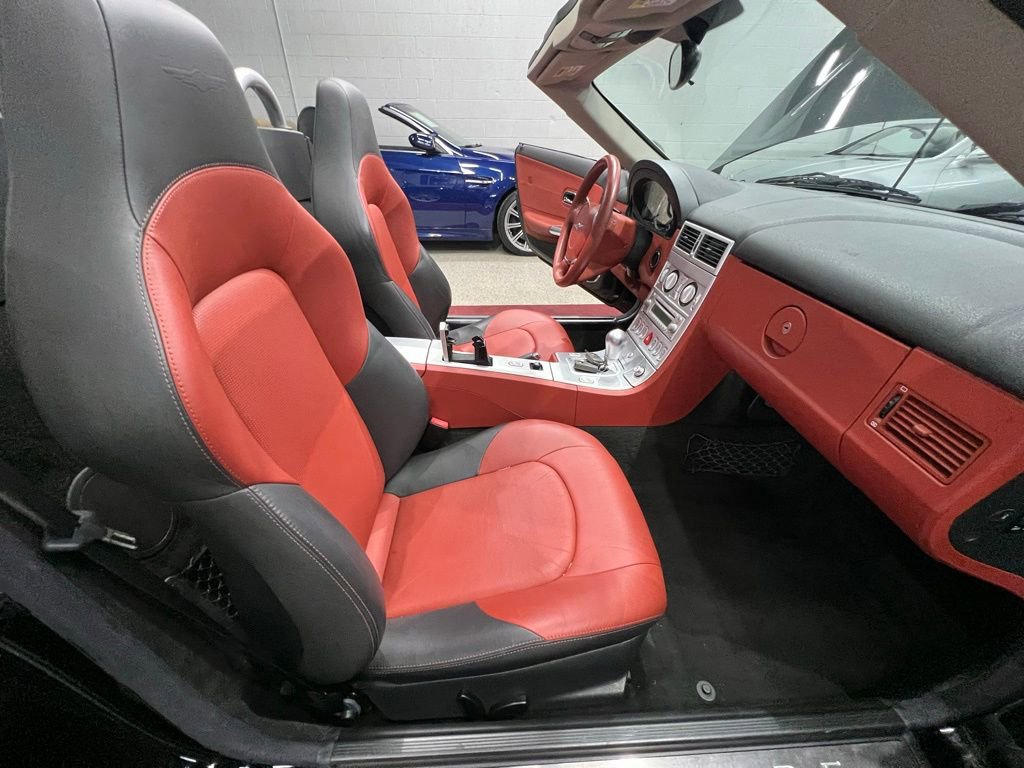 Used 2006 Chrysler Crossfire Limited image 31