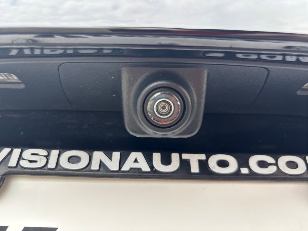 Used 2022 Chevrolet Tahoe Z71 w/ Off-Road Capability Package image 16