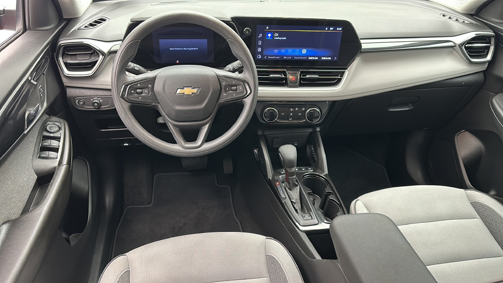 Used 2024 Chevrolet TrailBlazer LT AWD/4WD image 11