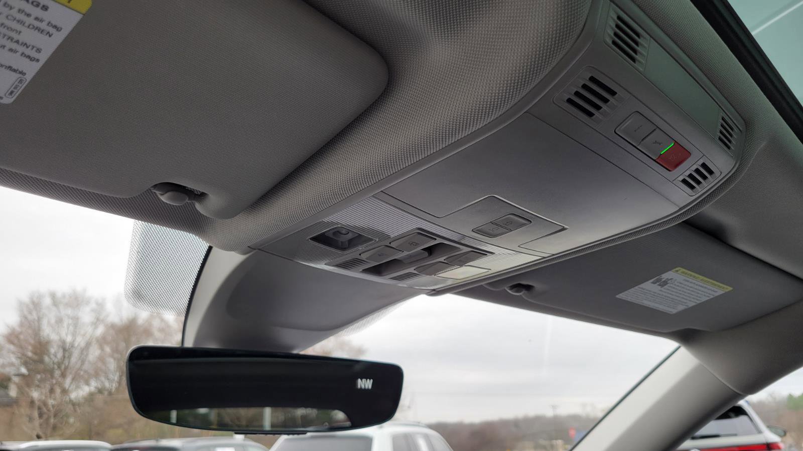 Certified 2023 Volkswagen Tiguan SE w/ Panoramic Sunroof Package image 30